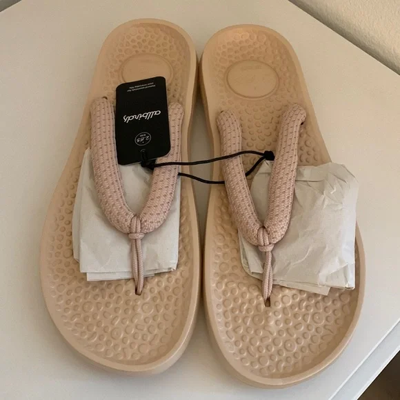 allbirds | Shoes | Allbirds Sugar Zeffer Flip Flops Lux  display picture 2